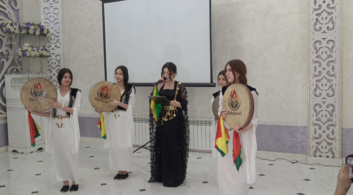 Kurdên Qazaxistanê Cejna Zimanê Kurdî pîroz kir