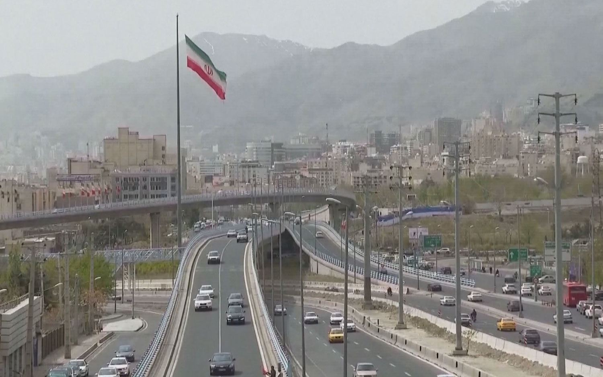گوتەبێژی بەڕێوەبەرایەتیی ئاوی ئێران: تاران و مەشهەد کێشەی دابینکردنی ئاوی خواردنەوەیان هەیە