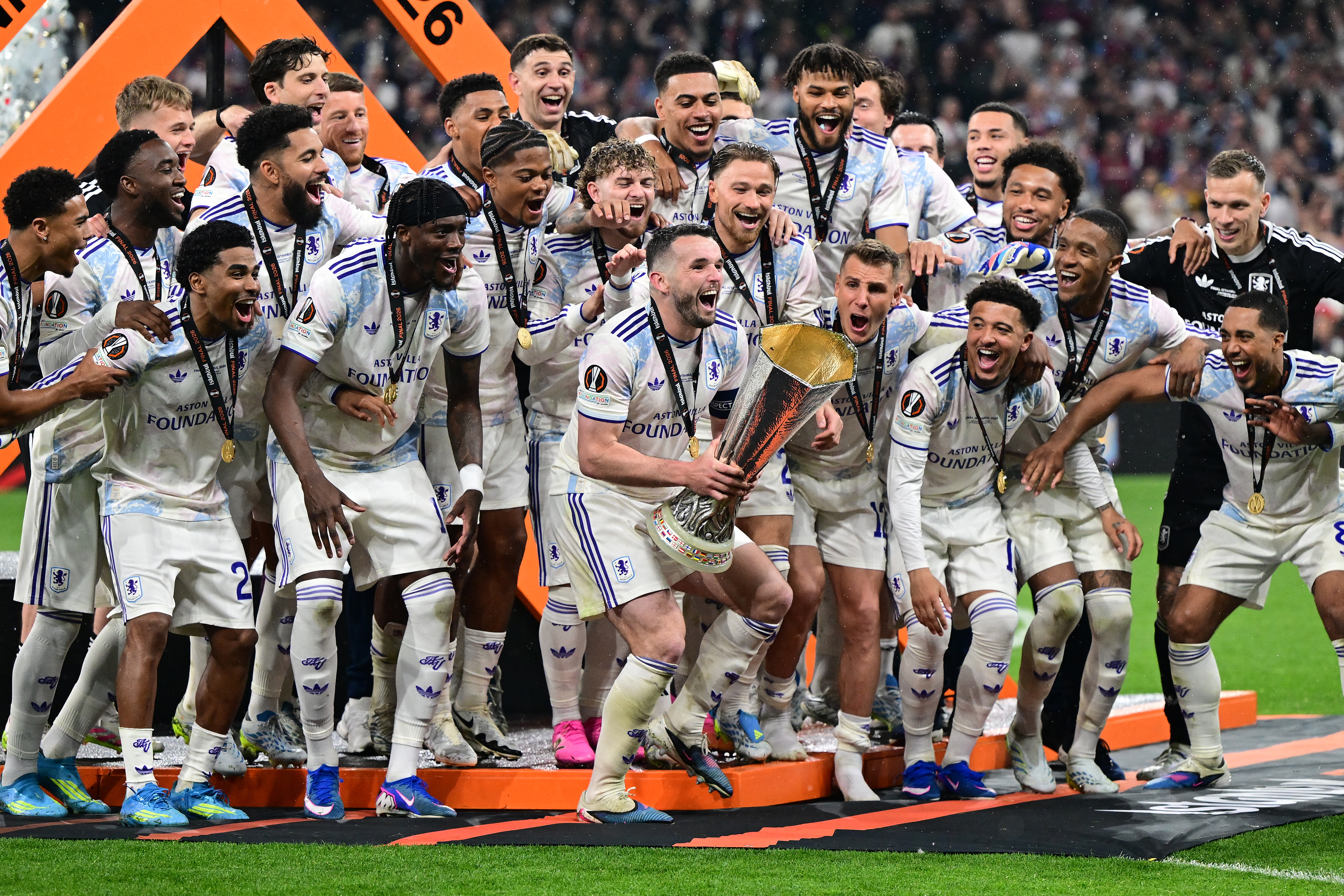 Aston Villa bû şampiyonê Lîga Ewropayê