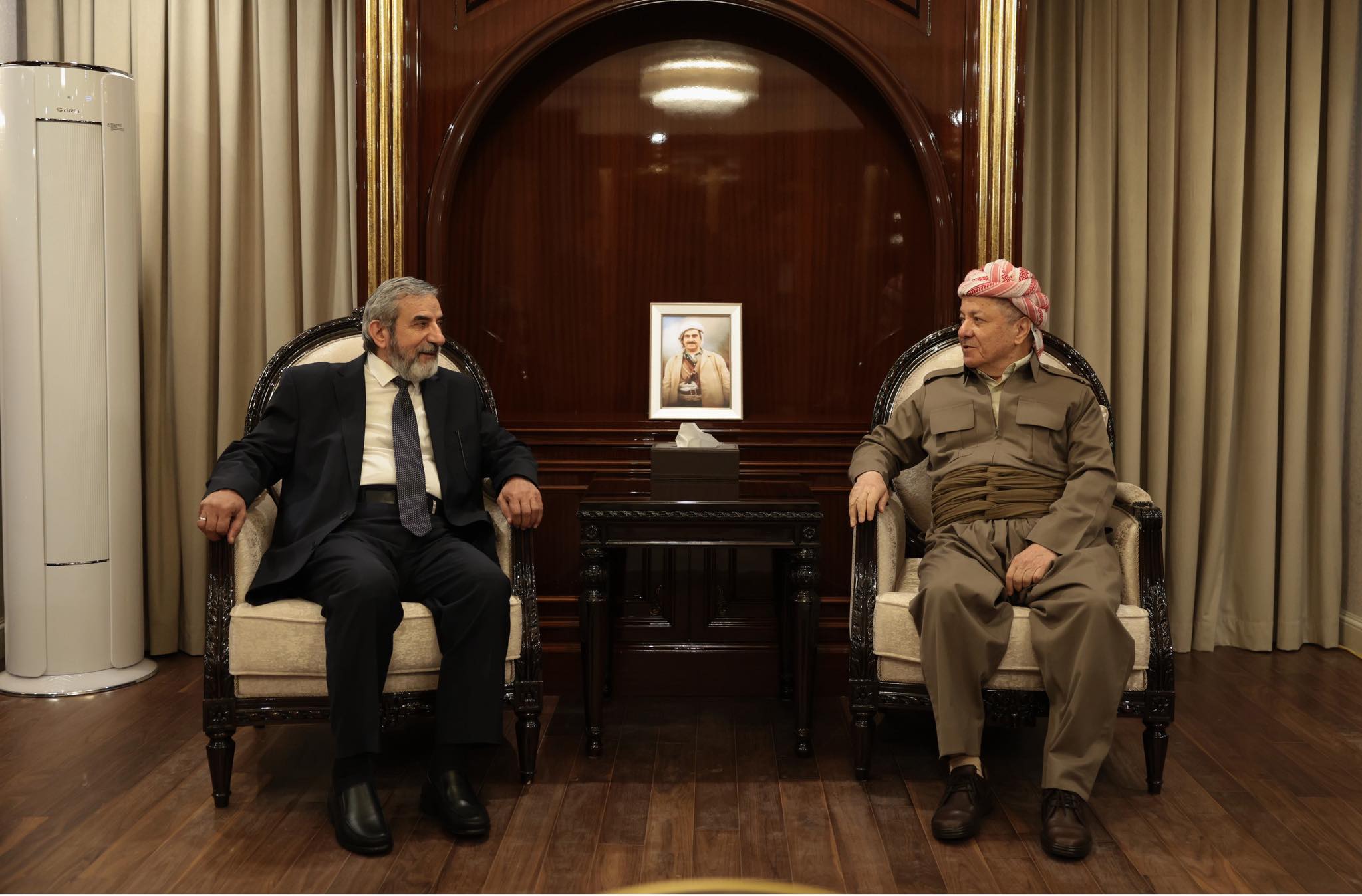 President Masoud Barzani receives politician mediating efforts to end political deadlock