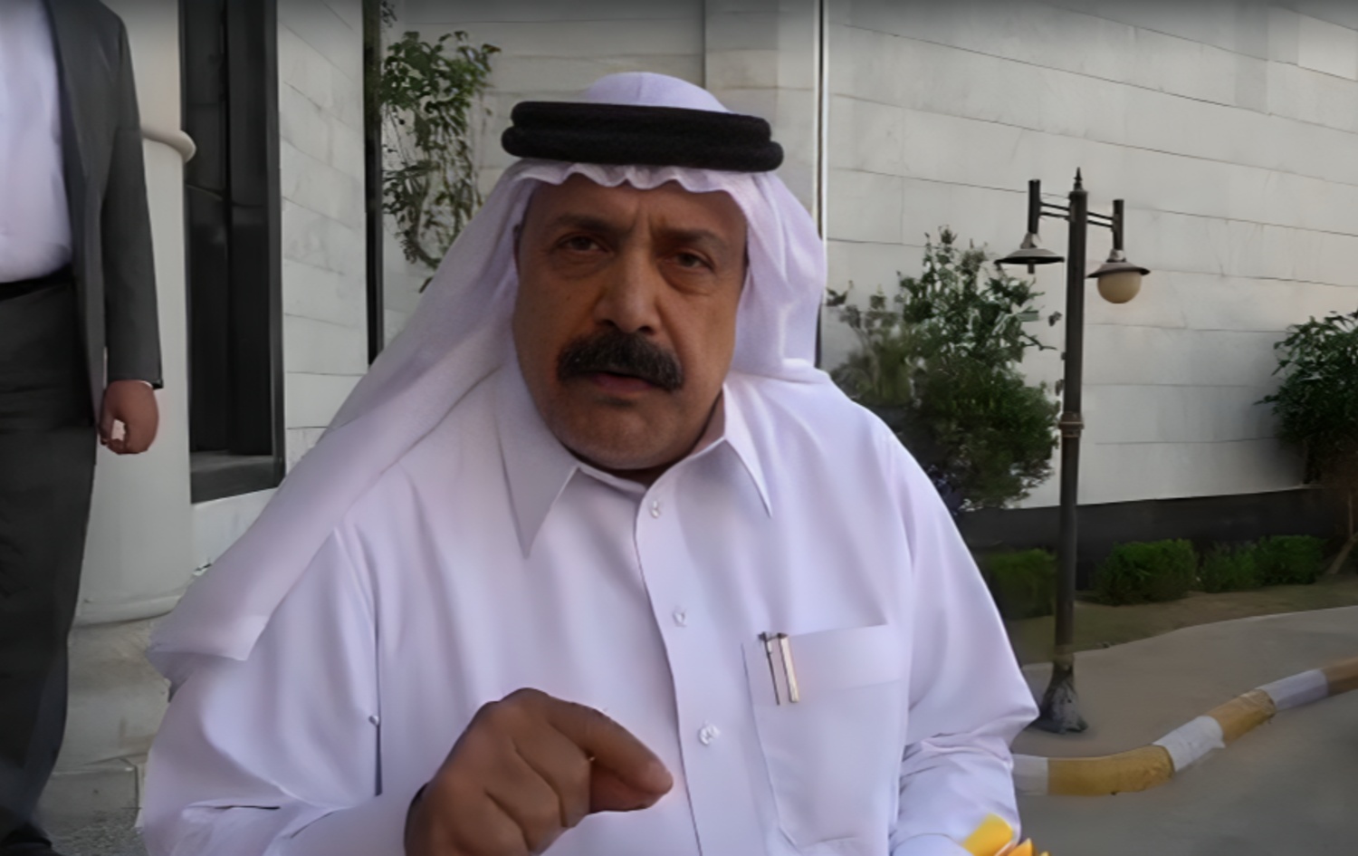 نائب عراقي يكشف "صفقة فساد" بـ 13 تريليون دينار في محيط مطار بغداد