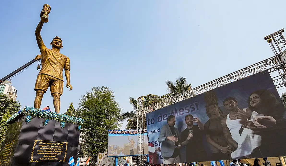 Hindistan’daki dev Messi heykeli sökülüyor