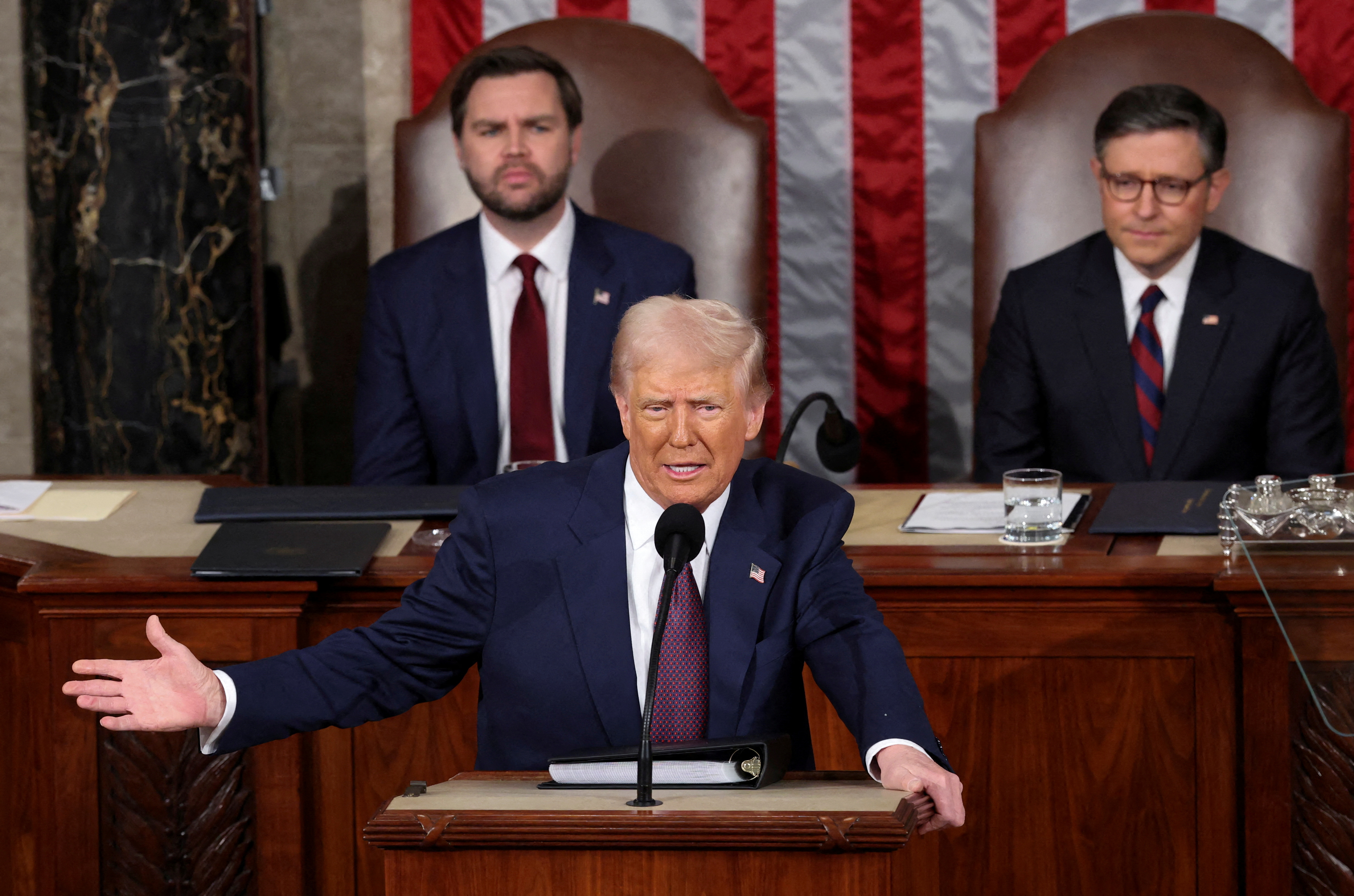 Trump, İran dosyasında nihai karar için danışmanlarıyla Durum Odası'nda toplandı

✔️ABD basınına göre yaklaşık 2 saat süren görüşmeden kesin bir karar çıkmadı