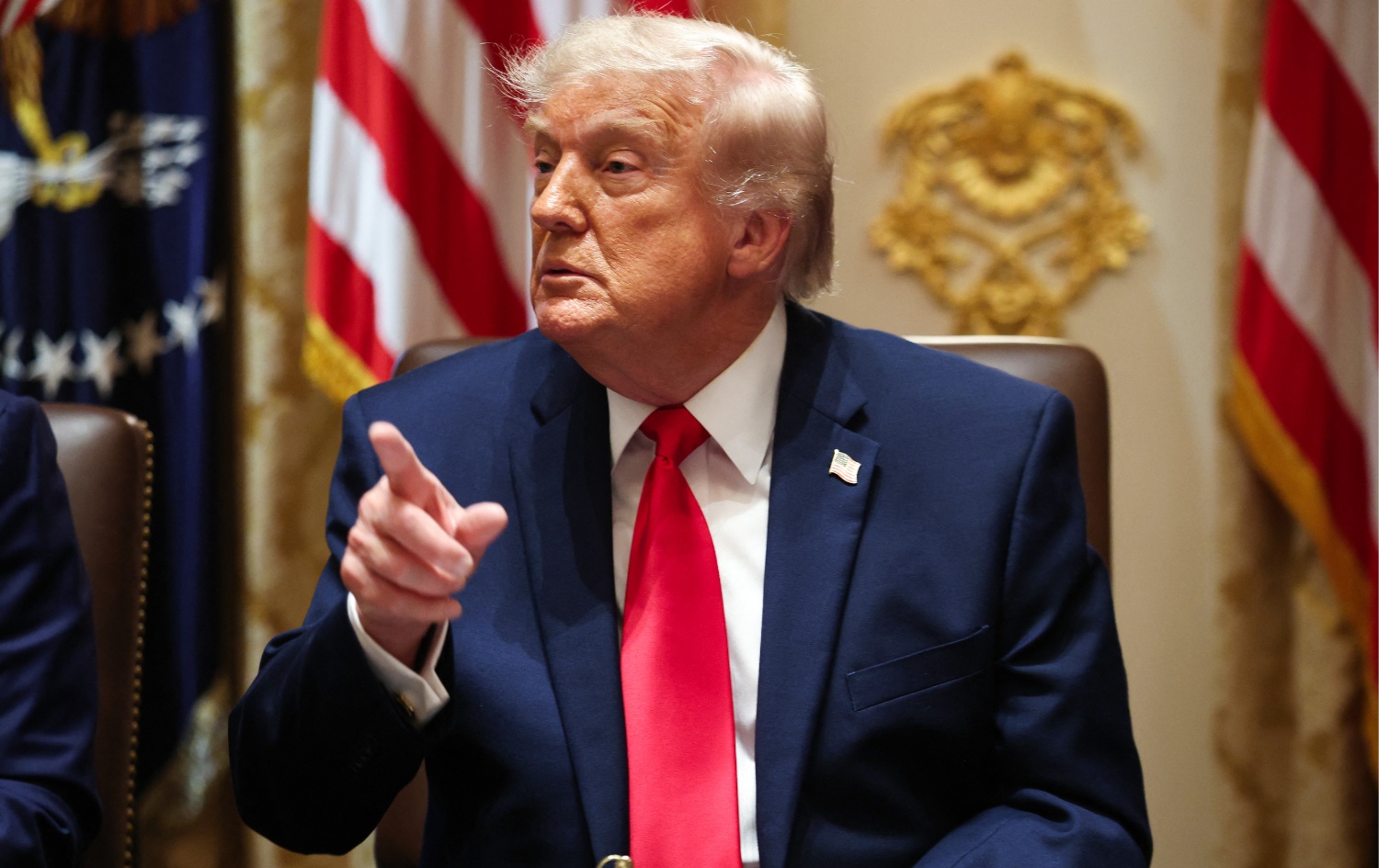 پەیامێک لە ترەمپەوە سەبارەت دەستپێکردنەوەی جەنگ لەگەڵ ئێران