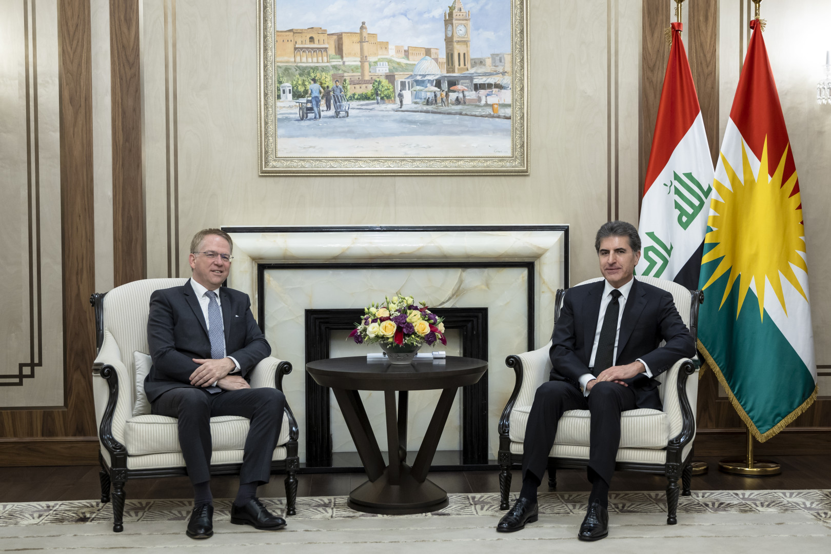 نيجيرفان بارزاني والسفير الفرنسي يؤكدان على أهمية الحوار والتفاهم بين أربيل وبغداد