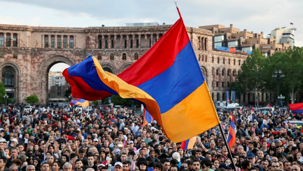 Ermenistan’da seçim öncesi 6 aday gözaltına alındı