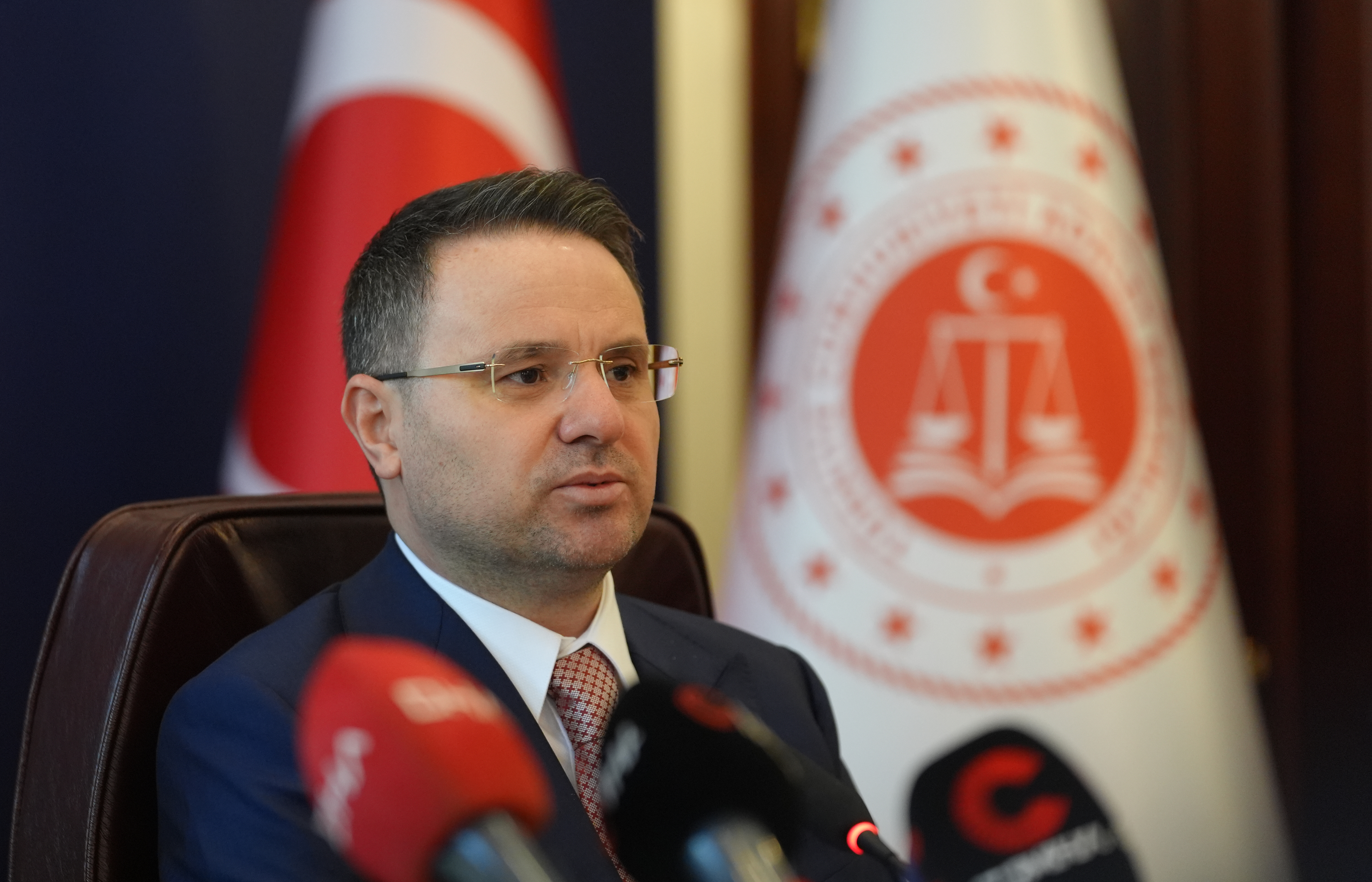 Bakan Akın Gürlek açıkladı: 
"Bir ayda 706 operasyon yapıldı