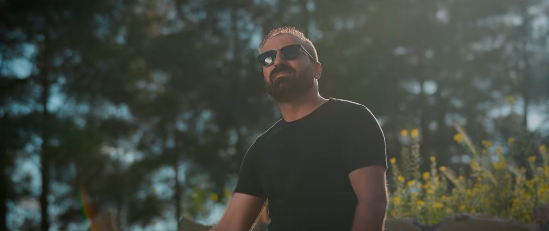 Hunermendê Rihayî Ahmet Kaplan klîba strana 'Derew bû' belav kir
