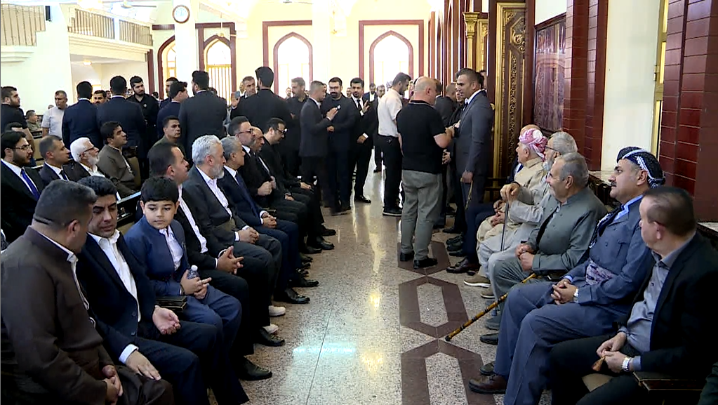 کوردستان11-06-2026عەبدولموهەیمن بارزانی بە نوێنەرایەتیی سەرۆک بارزانی بەشداری لە پرسەی هەڵکەوت عەزیز دا کرد
