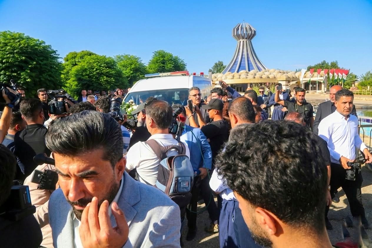 Hundreds bid final farewell to child from central Iraq drowned in Halabja