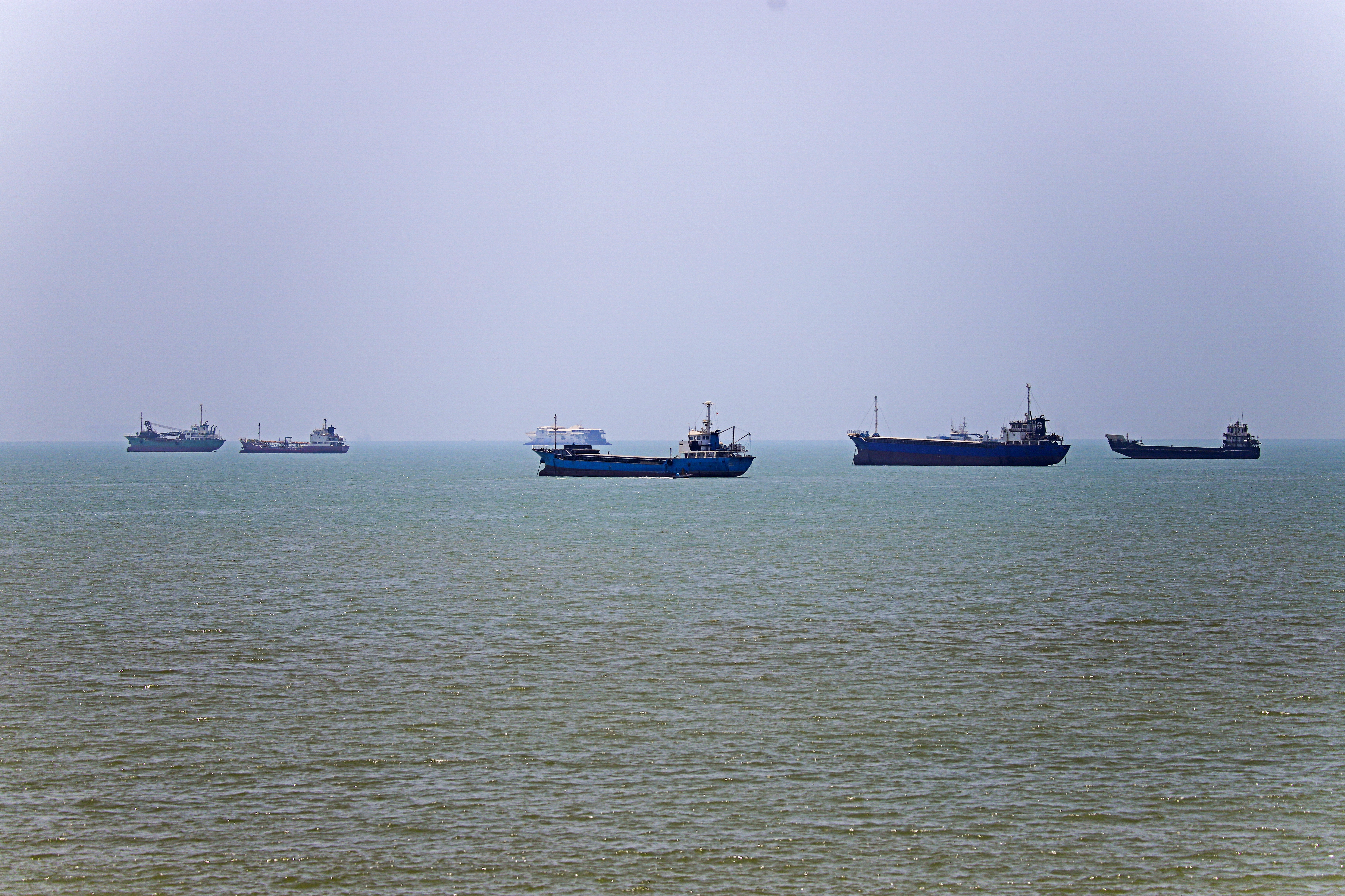 IRGC warns ships to use Iranian-designated routes in Hormuz corridor