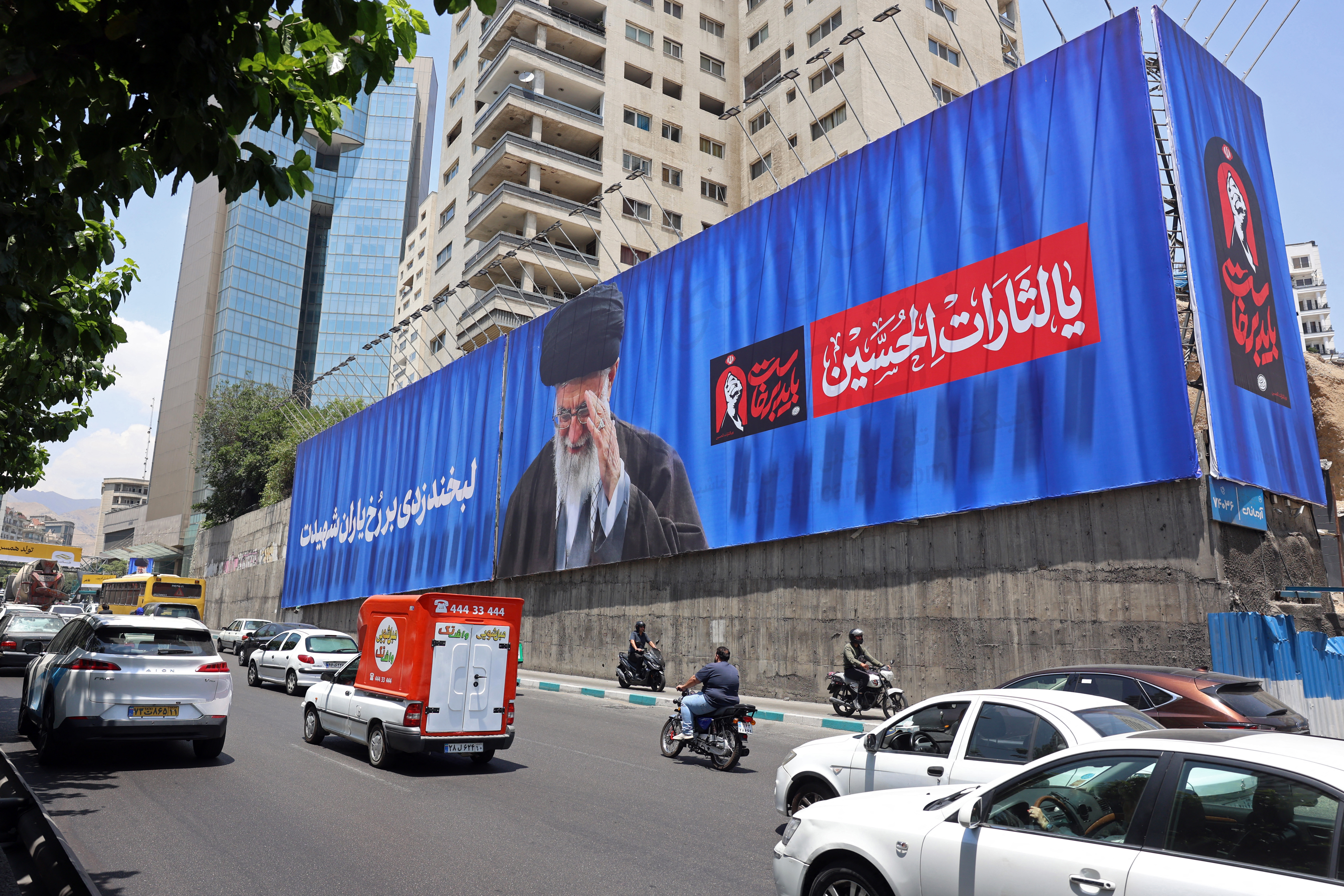 ئێران02-07-2026تاران بۆ رێوڕەسمی بەخاکسپاردنی خامنەیی ئامادەکاری دەکات؛ هۆشداریی سەربازی دەدرێت