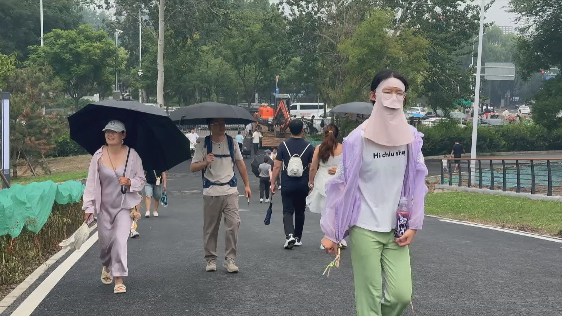 China's heatwave fuels demand for full-face sun masks, UV protection