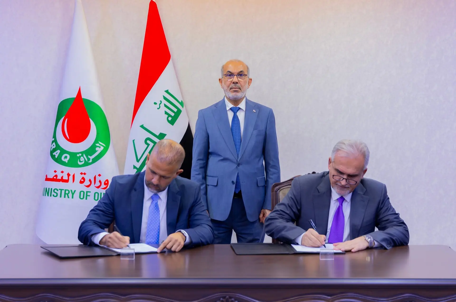 Irak, Basra'daki petrol sahalarını genişletmek için Halliburton ile anlaşma imzaladı