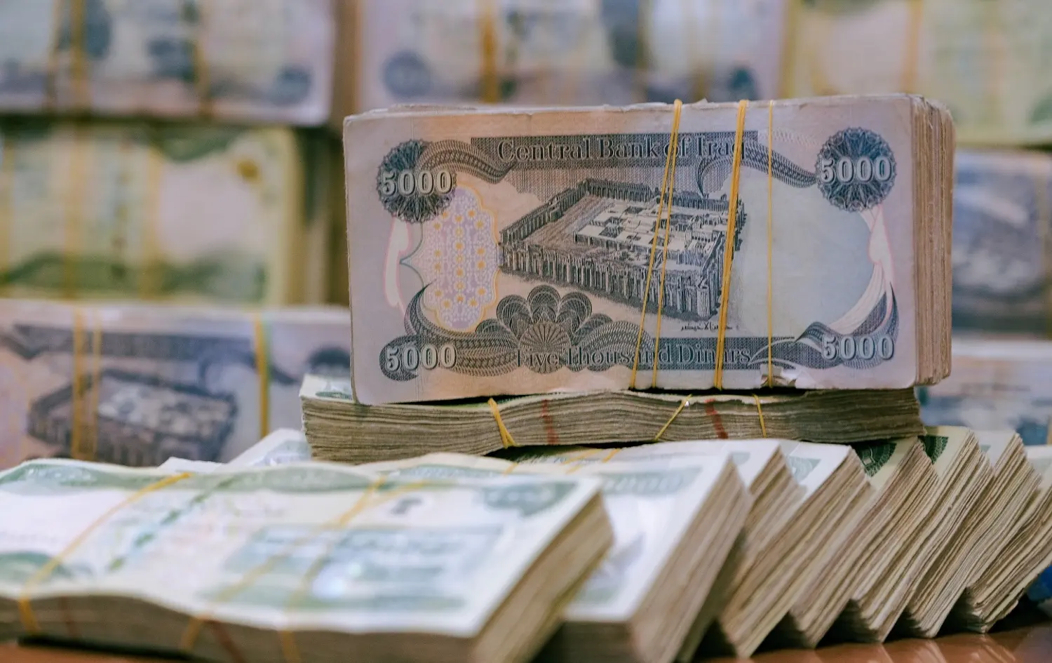 العراق يُسجّل عجزاً بـ12.9 تريليون دينار خلال 5 أشهر