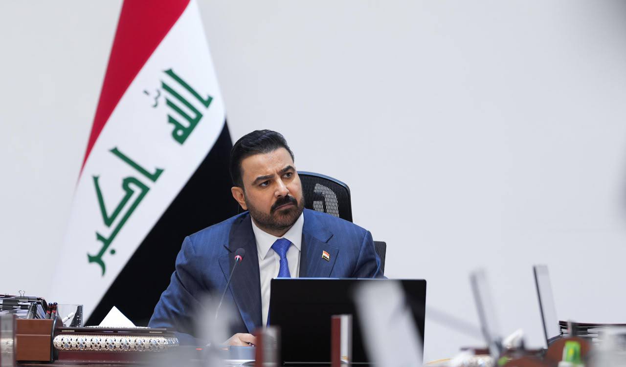 جملة قرارات.. الحكومة العراقية تقيل رئيس مجلس الخدمة وتتوعد المسؤولين الفاسدين