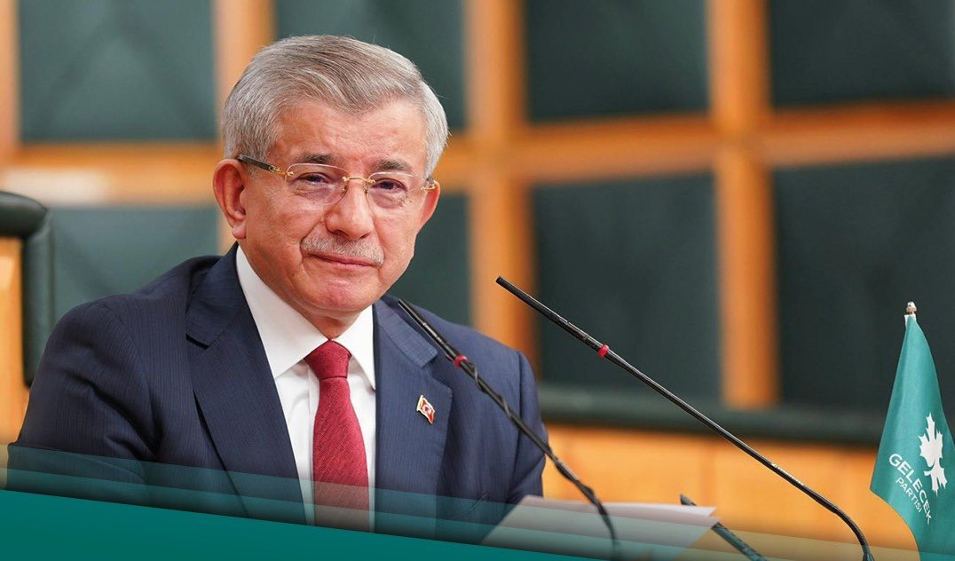 Turkish ex-PM quits politics, dissolves party