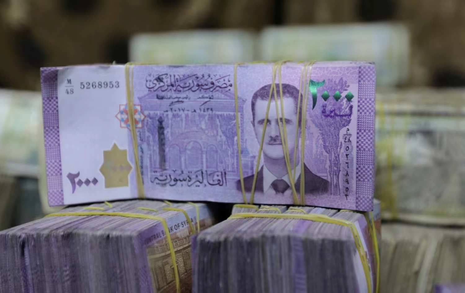 بانکی ناوەندیی سووریا وادەی گۆڕینەوەی دراوە کۆنەکەی لە پارێزگاکانی رۆژهەڵات درێژکردەوە