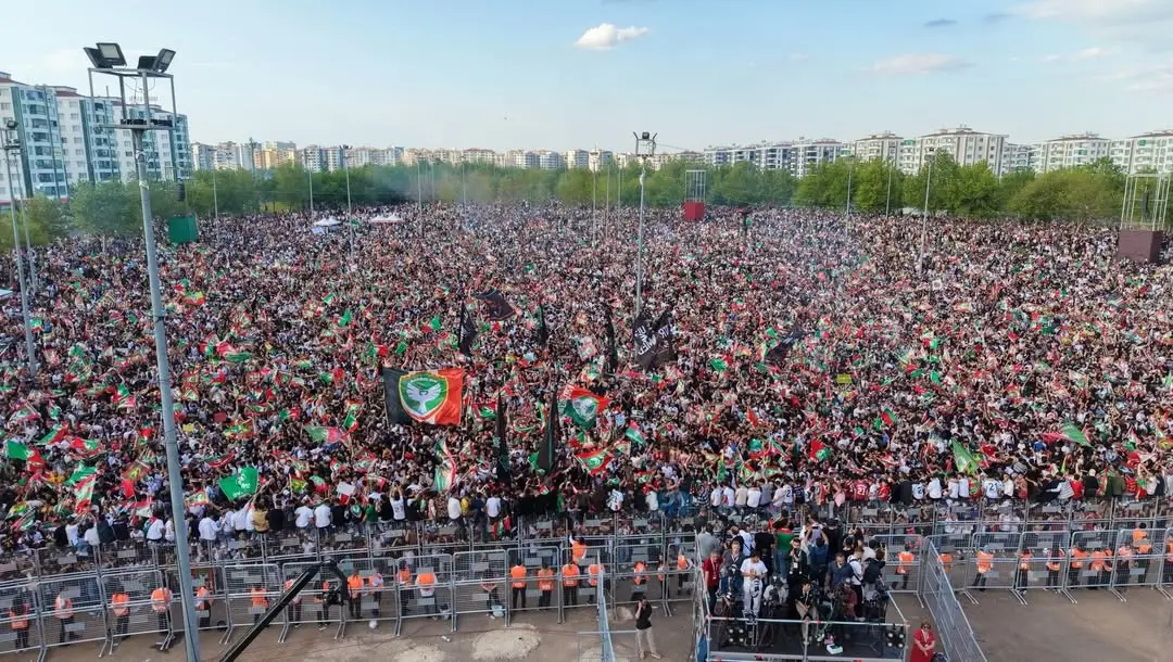 ئەمشەو دوو وەزیری تورکیا ئامادەی یاریی ئامەدسپۆر دەبن