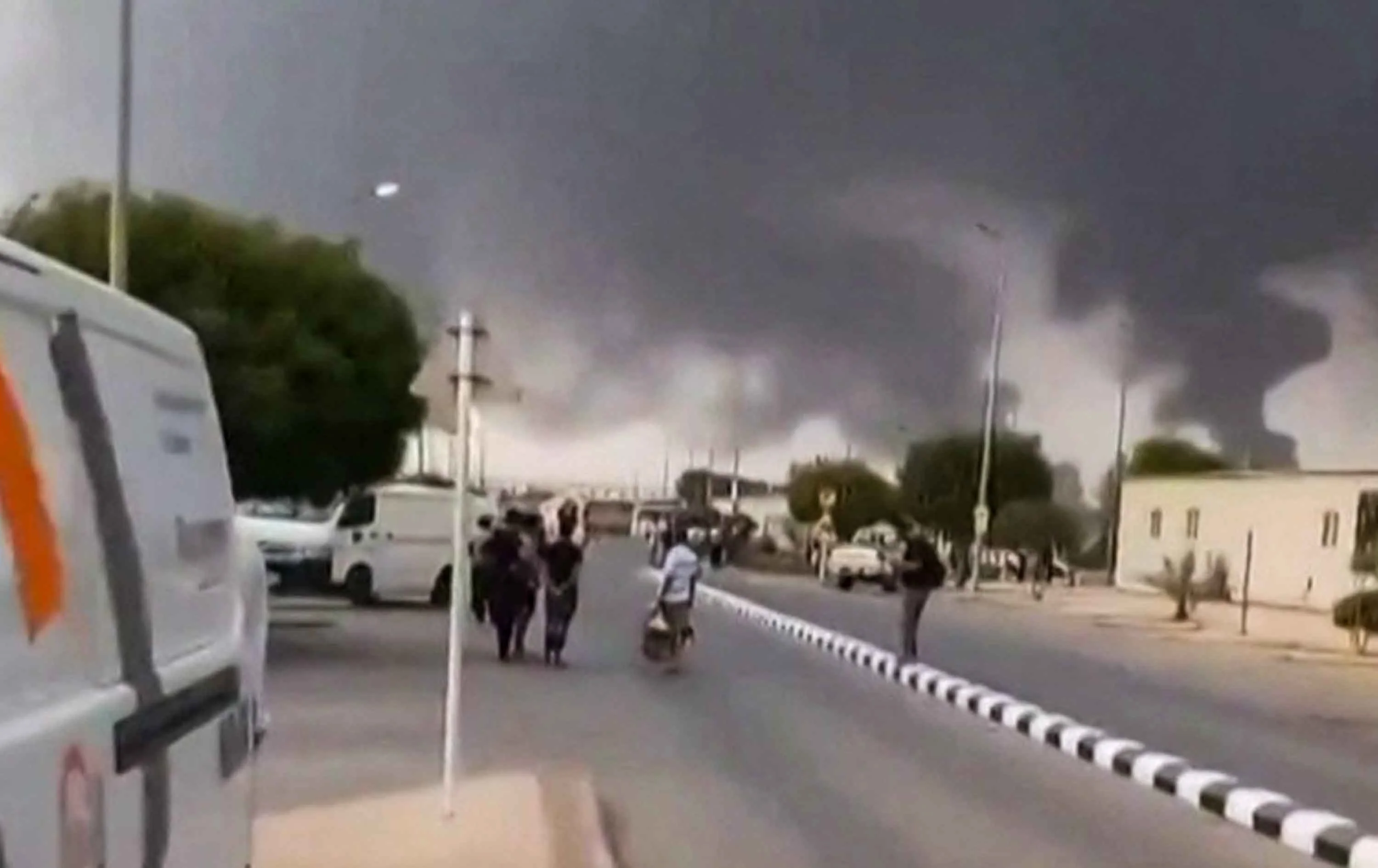 هجمات حوثية على منشآت طاقة سعودية تتسبب بنشوب حرائق وإصابات