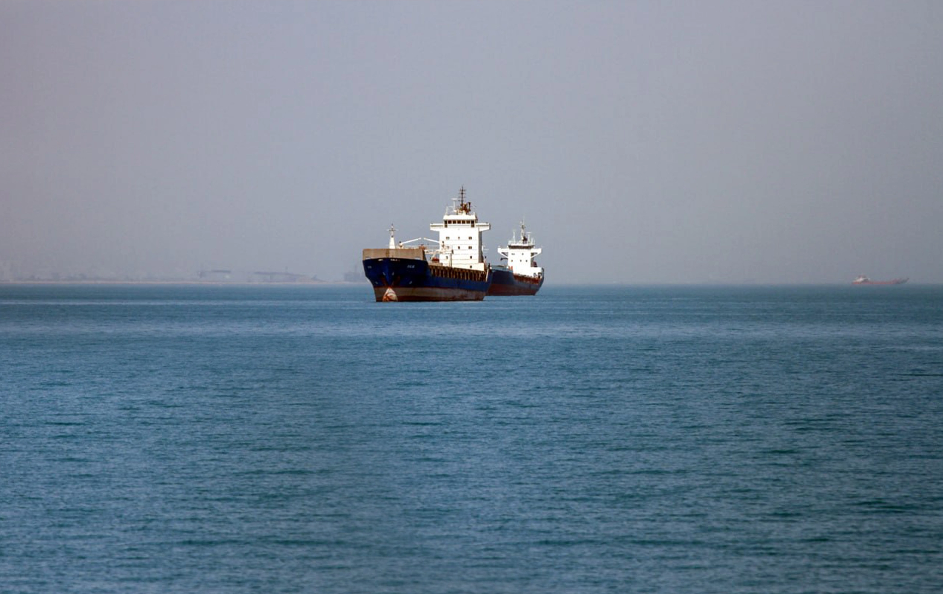 Ship struck by unknown projectile in Hormuz Strait: Maritime observer