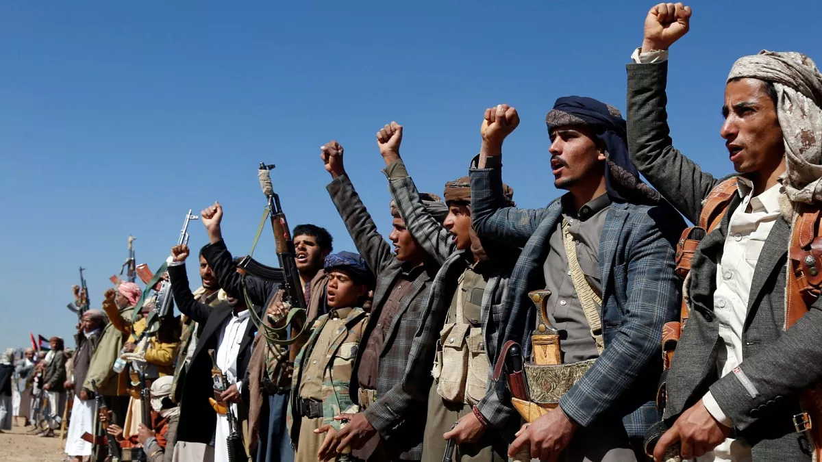 حووسییەکان فڕۆکەخانەکانی سعودیەیان بۆردوومان کرد؛ سێ کەس کوژران و 36 کەسیش بریندار بوون