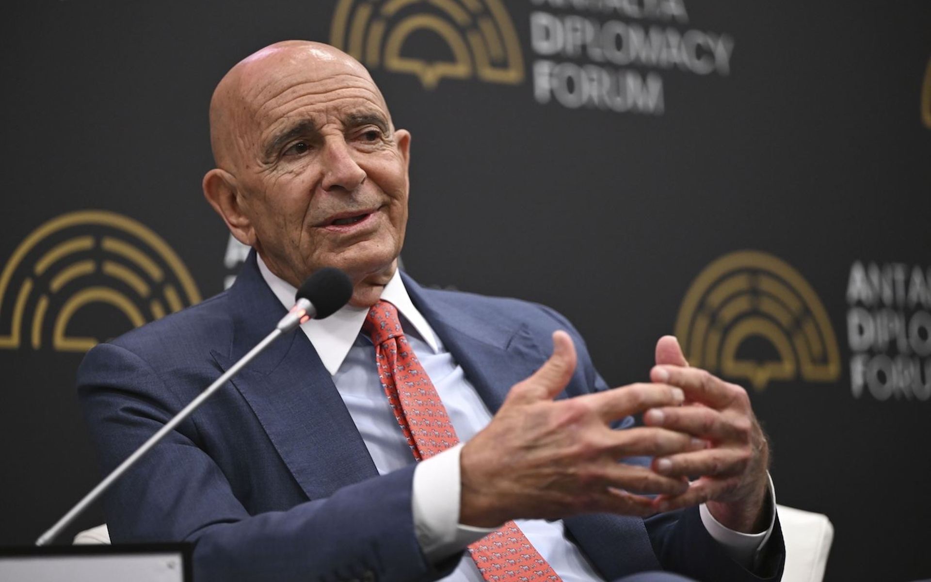 Tom Barrack: Divê herêm pirsgirêkên xwe bi xwe çareser bikin